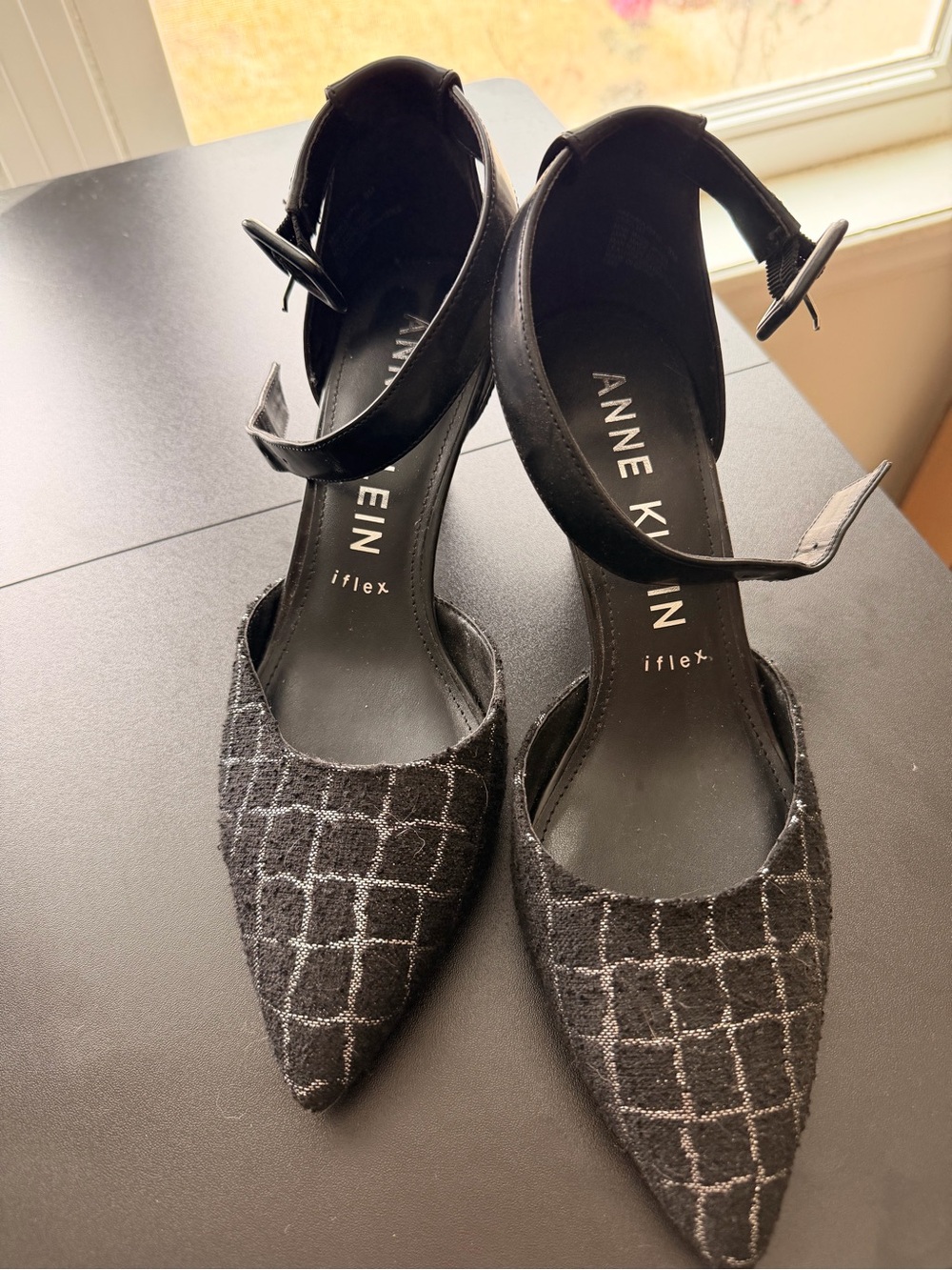 New never worn Anne Klein iflex pumps
